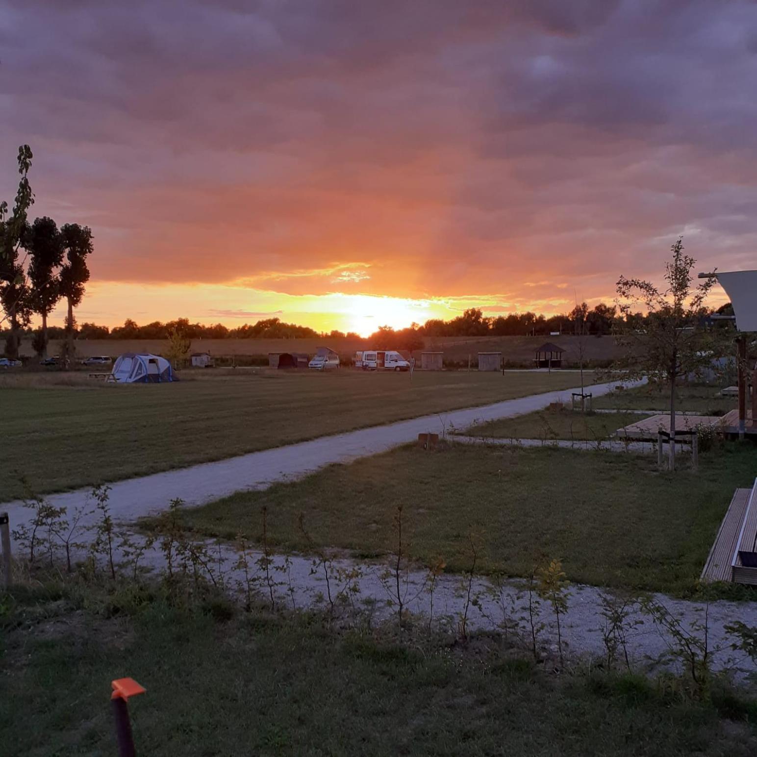 De Hazelaarshof Luxe Glampingtent Bij Natuurgebied De Millingerwaard Kekerdom المظهر الخارجي الصورة